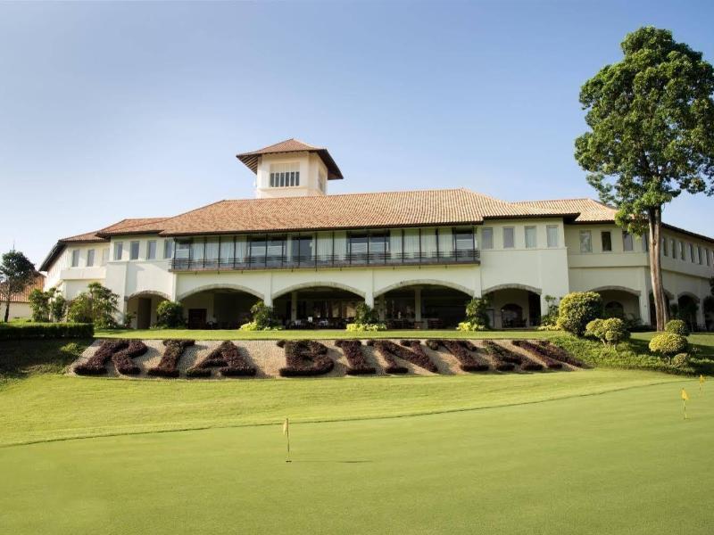 Ria Bintan Golf Lodge Lagoi Exterior photo