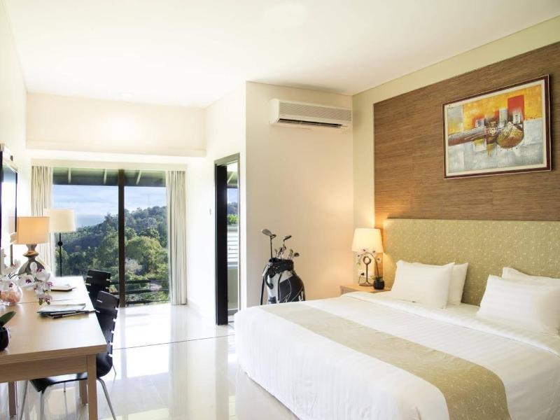 Ria Bintan Golf Lodge Lagoi Exterior photo
